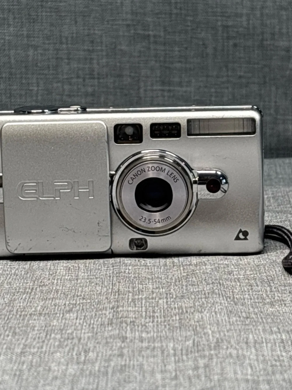 Canon ELPH Z3 Compact Point Shoot APS Camera W/FILM- TESTED